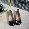 2026 Novo Estilo Sapatos Mary Jane Femininos Estilo Francês de Bico Baixo com Solado Macio para Saia, Mocassins Planos Delicados Estilo Fada