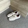 Versão em Couro~Bloqueio de Cores Clássicas Bico Costurado Solado Plano Sapatos de Treino Alemães Femininos Respiráveis Esportivos Sapatos Cortez Femininos com Cadarço Sapatos Individuais
