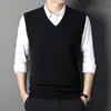 V-Neck Vest Outono e Inverno Novos Homens Engrossado Sem Mangas Colete Colete Suéter Sólido Cor Middle-aged Business Suéter Interno