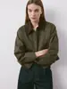 Chaqueta de Trabajo Corta Color Verde Militar para Mujer con Solapas de Pana en Contraste y Bolsillos Grandes, Chaqueta Casual Estilo Americano para Mujer