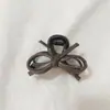 Grampo de Cabelo Estéreo de Couro de Alta Qualidade com Laço, Doce e Descolado, Versátil Grampo Tubarão Acessório de Cabelo para a Parte de Trás da Cabeça