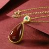 Colgante Gota de Agua Jaspe Hetian Lujo Ligero Chapado en Oro Ágata Roja Cadena Clavícula Collar Moderno Elegante Simple para Mujer