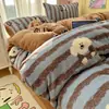 Juego de Cama de Invierno de Cuatro Piezas Manta de Leche Engrosada Felpa de Doble Cara Funda Nórdica Sábana Bajera de Felpa de Coral Sábana Funda Nórdica de Tres Piezas