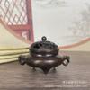Fogão Xuande de cobre antigo, produto de simulação, mini queimador de incenso de três pernas, orelha de elefante, fogão Daming Xuan, vários atacados