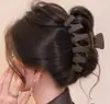 Pinza de Garra Mate Color Café para Mujer, Nuevo Modelo 2026, Pinza Grande para el Cabello Grueso, Accesorio para el Cabello Tipo Pinza de Tiburón
