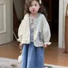 Estilo Novo Primavera 2026 Versão Coreana Algodão Doce Floral Xadrez Bolso Jaqueta Estilosa para Meninas e Crianças Pequenas