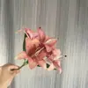 Película Impresa en 3D Ramo de 5 Lirios, Decoración para Restaurante de Hotel, Vitrina de Exhibición para Ventana de Flor de Lirio Altamente Simulada