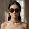 Gafas de sol ovaladas con diamantes incrustados 5261, modernas y de estilo nicho, para chicas atractivas, dulces, geniales, a la moda, estilo hip hop, lindas y resistentes a los rayos UV.