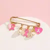 Broche Colgante de Mariposa Rosa Corazón de Melocotón Cinta Hermana Cuidado de Senos Europeo y Americano Transfronterizo Broche de Perla Blanca