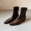 Versão em couro de boi Couro genuíno francês Zíper traseiro simples Botas skinny elásticas femininas Salto oculto Bico fino Zíper traseiro Botas de moda