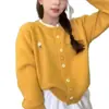 Cárdigan de punto coreano dulce para otoño e invierno, nuevo, cuello redondo, con diseño de flor de hongo, suave, rejuvenecedor, con efecto adelgazante y suéter versátil de color liso