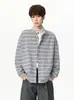 Chaqueta de rayas con cuello de béisbol, nueva colección primavera/otoño 2026 para hombre, cárdigan de punto casual para hombre