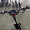 Patinete eléctrico de 11 pulgadas con doble tracción y motor de alta velocidad de 2400 W, con neumáticos todoterreno de doble tracción