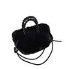 Bolsa Plissada de Pelúcia Nova Quente de Venda de Nicho Outono/Inverno 2025 Bolsa Fofa de Abóbora Bolsa de Mão Bolsa Transversal Nublada Elegante