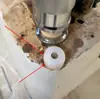 Máquina Manual para Cantos Rectos y Curvos Piezas Manga del Rueda Adhesiva Máquina para Cantos con Forma Brazo Oscilante Rueda Adhesiva