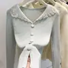 Top de punto con cuello y encaje empalmado, puramente deseable y suave para mujer, nuevo diseño de invierno ajustado con botones, top básico