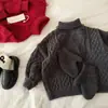 Suéter Infantil 2025 Inverno Novo Suéter de Gola Alta em Tricô Trançado com Luvas para Meninos e Meninas