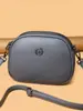 Bolsa Quadrada Pequena Simples e Estilosa 2025 Nova Versão Coreana Tendência Versátil Três Camadas Ombro Único Bolsa Pequena Feminina Grande Capacidade Bolsa Transversal