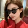 Gafas de Sol Retro Estilo Hong Kong con Montura Negra Color Atardecer, Tendencia de Alta Apariencia para Mujer, Protección UV, Estilo de Moda Apto para Fotos