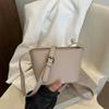 Bolso Pequeño Cuadrado de Color Sólido Nuevo Verano 2025 con Textura de Alta Calidad, Simple y Versátil, Bolso Cruzado Tipo Cubo Ligero y Elegante para Mujer