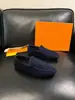 Mocasines Slip-On Cosidos a Mano de Cuero Gamuzado Transfronterizos L Suela Ultra-Delgada Suave Slip-On Casuales para Hombre para Viajar al Trabajo y Ocio Comercio Exterior