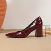 Zapatos de Trabajo de Tacón Alto Sexy Negros Puntiagudos de Cuero Patentado con Relieve para Mujer, Estilo Nuevo, Tacón Grueso, Boca Baja, Punto de Venta de Comercio Exterior Transfronterizo