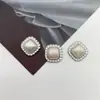 Nuevos Accesorios de Aleación con Cuentas de Concha de Encaje Cuadrados Simples de Perla Botón de Fragancia Pequeña Accesorios para el Cabello Material de Bricolaje