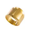 Anillos de acero inoxidable transfronterizos europeos y americanos, con diseños exagerados y únicos, superficies pulidas, formas geométricas y un estilo de banda ancha moderno y versátil.