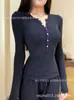 Camiseta Henley cepillada, cálida, para otoño e invierno, con cuello semiabierto, alta elasticidad, entallada a la cintura, adelgazante, de manga larga, para usar como capa interior en deportes, fitness y yoga