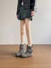 Botas curtas cinzas femininas que aumentam a altura, moda para pessoas baixinhas, coleção outono e inverno 2026, botas calça de sola grossa, botas western cowboy Martin