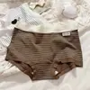 "Este mundo de repente parece tão fofo" [Estilo Clássico] Calcinha feminina com cós pequeno e reto, forro 100% algodão, novo estilo 2026