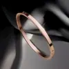 Pulseira Popular Transfronteiriça de Aço Titânio Brilhante para Mulheres, Pulseira de Aço Inoxidável para Meninas, Pulseira de Alta Qualidade Não Desbota Venda por Atacado