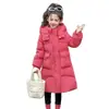 Abrigo de invierno para niña 2026 nuevo lanzamiento, chaqueta gruesa de algodón plumón con bolsillos de rombos, hasta la rodilla, estiliza, moderno