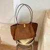 Bolso Casual de Ante para el Trabajo para Mujer 2026 Nuevo Otoño/Invierno Versátil Bolso Cruzado Gran Capacidad Bolso de Hombro Tipo Cubo