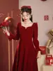 Vestido de Noiva e Noivado Estilo 2026 para Mulheres, Estilo Francês Petite para Uso Diário Vestido Casual Vermelho para Festa de Retorno
