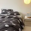 Algodón 100% de Clase A Tejido de Algodón Algodón Tianzhu Juego de Cuatro Piezas Rayas Simples Estilo de Casa de Huéspedes de Alta Calidad Funda de Edredón Súper Suave para Dormir al Desnudo