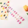 24 Piezas de Uñas Postizas de Dibujos Animados de Frutas y Flores para Niños, Parches de Uñas Artísticas Portátiles