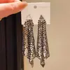 Pendientes de Lentejuelas y Borlas Geométricas Estilo Metal Europeo y Americano de Aguja Plateada, Pendientes Exagerados Únicos Transfronterizos, Accesorios para Orejas de Gama Alta de Nicho para Mujeres