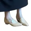 Zapatos de mujer planos de cuero suave con efecto adelgazante, tacones altos gruesos, estilo británico, sencillos y modernos, versátiles para ir al trabajo, zapatos de punta baja