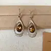 Brincos de Zircônia Dourada Café Laço Geométrico Gota d'Água Pérola Estilo Retro Francês Brincos de Tarraxa Nicho Sensação de Alto Padrão Joias para Orelha