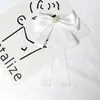 Pajarita para Mujer Combinación Perfecta Lazo Grande Perla Blanca Mate Estilo Chanel Pin de Cinta Accesorios Estilo Universitario para Mujer Broche