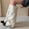 Botas de Cavaleiro de Couro Macio Color Block de Salto Alto Tendência Outono 2026 para Mulheres com Salto Grosso e Bico Redondo, Sapatos de Moda Abaixo do Joelho