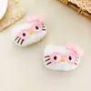 Pelúcia Desenho Animado Gato KT Usando Óculos Laço Gatinho Boneca Broche Acessório de Bolsa DIY Roupas Sapatos Meias Suprimentos