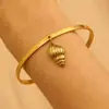 Pulseiras Largas Europeias e Americanas de Aço Inoxidável de Alta Resistência com Espiral Ondulado, Estrela do Mar, Esmalte Azul e Designs de Concha em Vários Estilos para uma Vibe Praiana