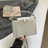 Bolso cruzado de un solo hombro simple para mujer, color liso casual, nuevo estilo primavera 2026, moderno, gran capacidad, elegante, retro
