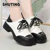 Sapatos Mocassins primavera sapatos pequenos de couro sola macia sola grossa estilo britânico versátil casual camada única sapatos fabricantes entrega em peça única