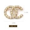 Broche de Moda con Letra Doble C Incrustaciones de Diamantes Perla Estilo Chanel Unisex Pin de Moda para Chaqueta