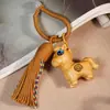 Colgante de Caballo del Zodiaco Tallado en Sándalo Dorado, Diseño de "Caballo Llorando", Llavero de Barra de Dinero "Hazte Rico al Instante", Colgante para Bolso, Borla