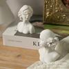 Estatua de yeso de resina de estilo nórdico Yu Meiren con ojos cerrados y venda de rosas para niña, portavelas de aromaterapia, expositor de joyas