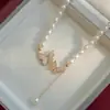 Collar Doble Mariposa de Perlas Retro Francés para Mujer, Cadena para Clavícula de Lujo Ligero de Nicho, Cadena para el Cuello Versátil y de Gama Alta para Uso Diario